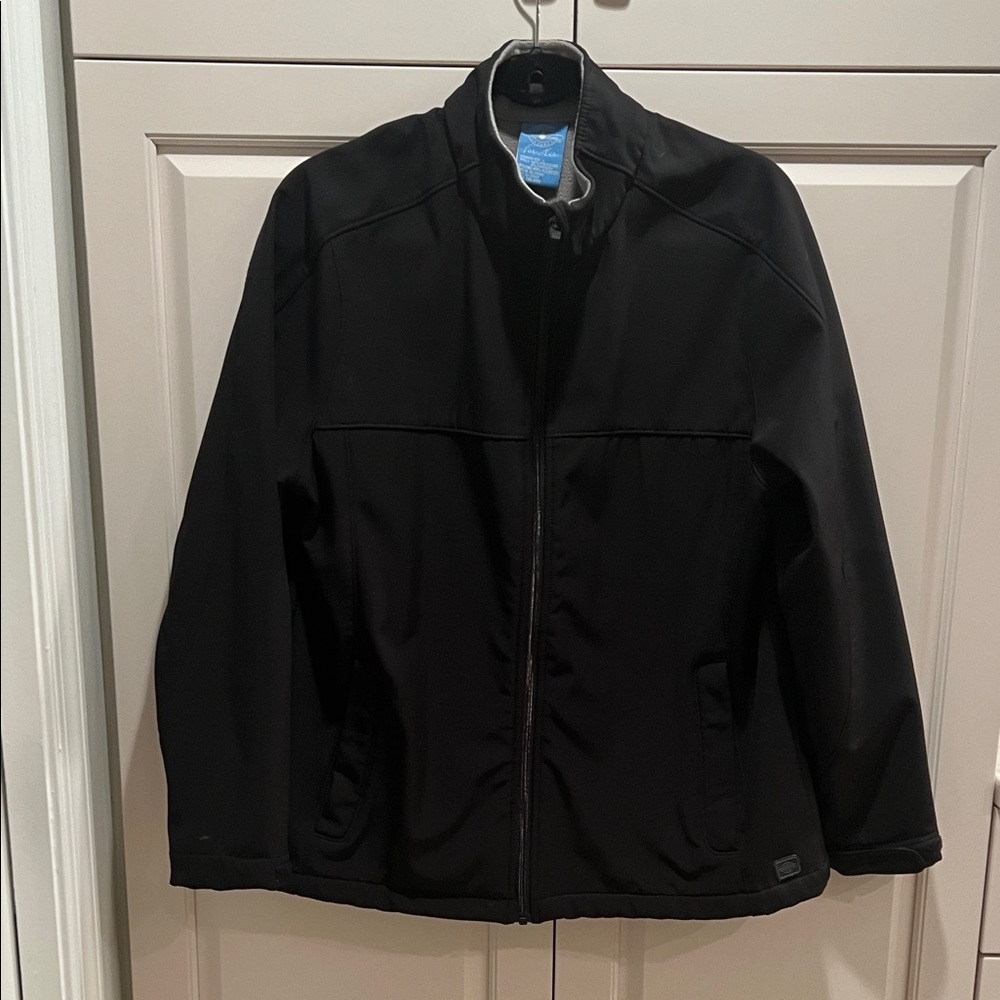 Charles River Woman’s Black Jacket size Large flannel in lining pockets 😊